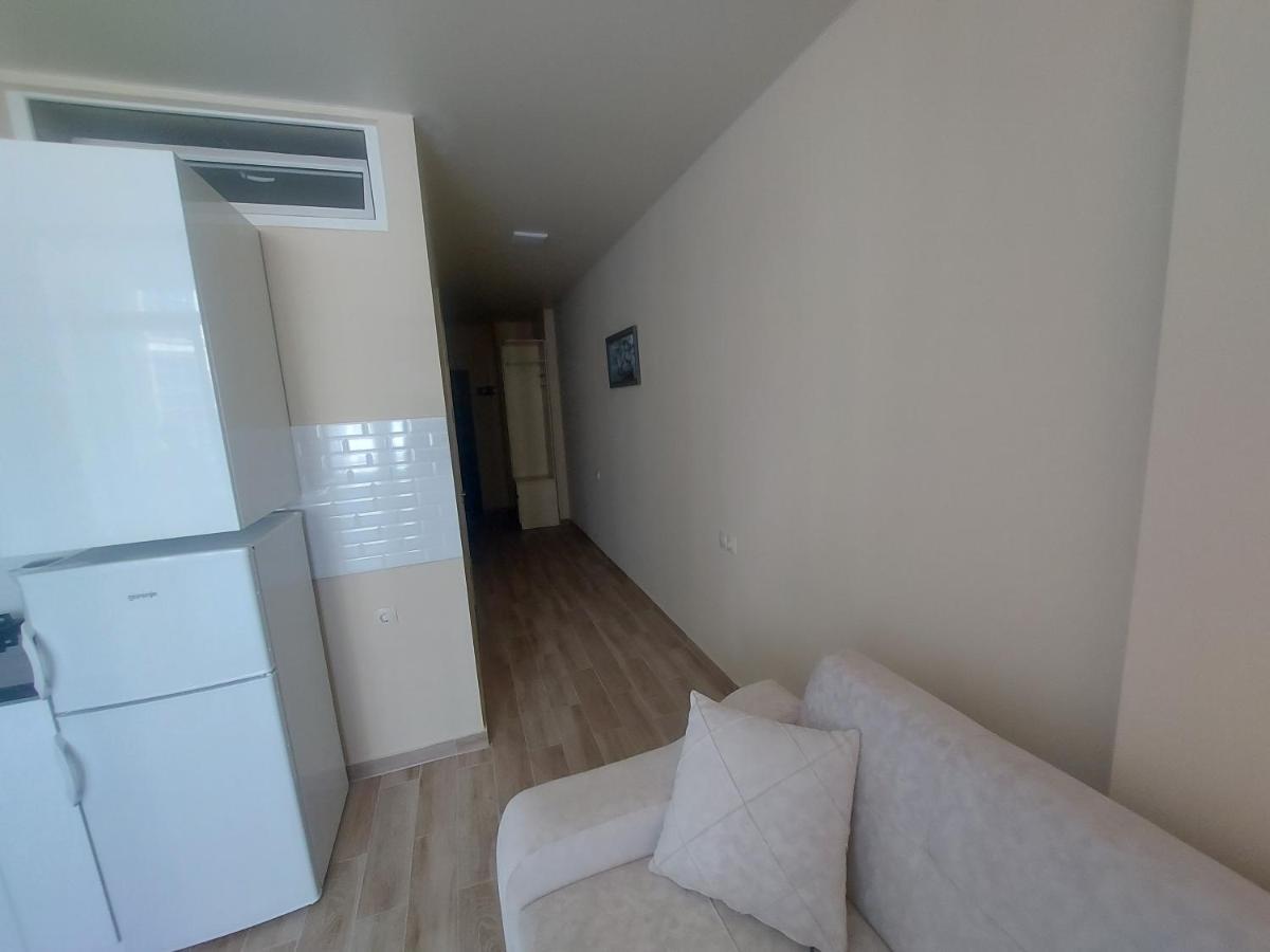 Andrew'S 2 Rooms Apartment In Batumi Ანდრიას 2 Ოთახიანი Აპარტამენტი Ბათუმში 外观 照片